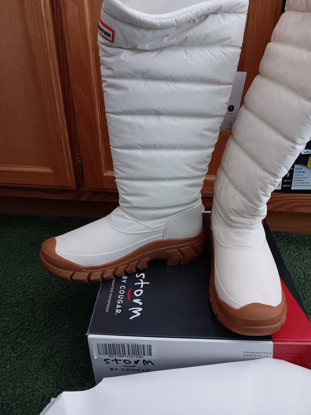 Womens Hunter Snow Boots Knee High. Insulated Warmth. Size 9